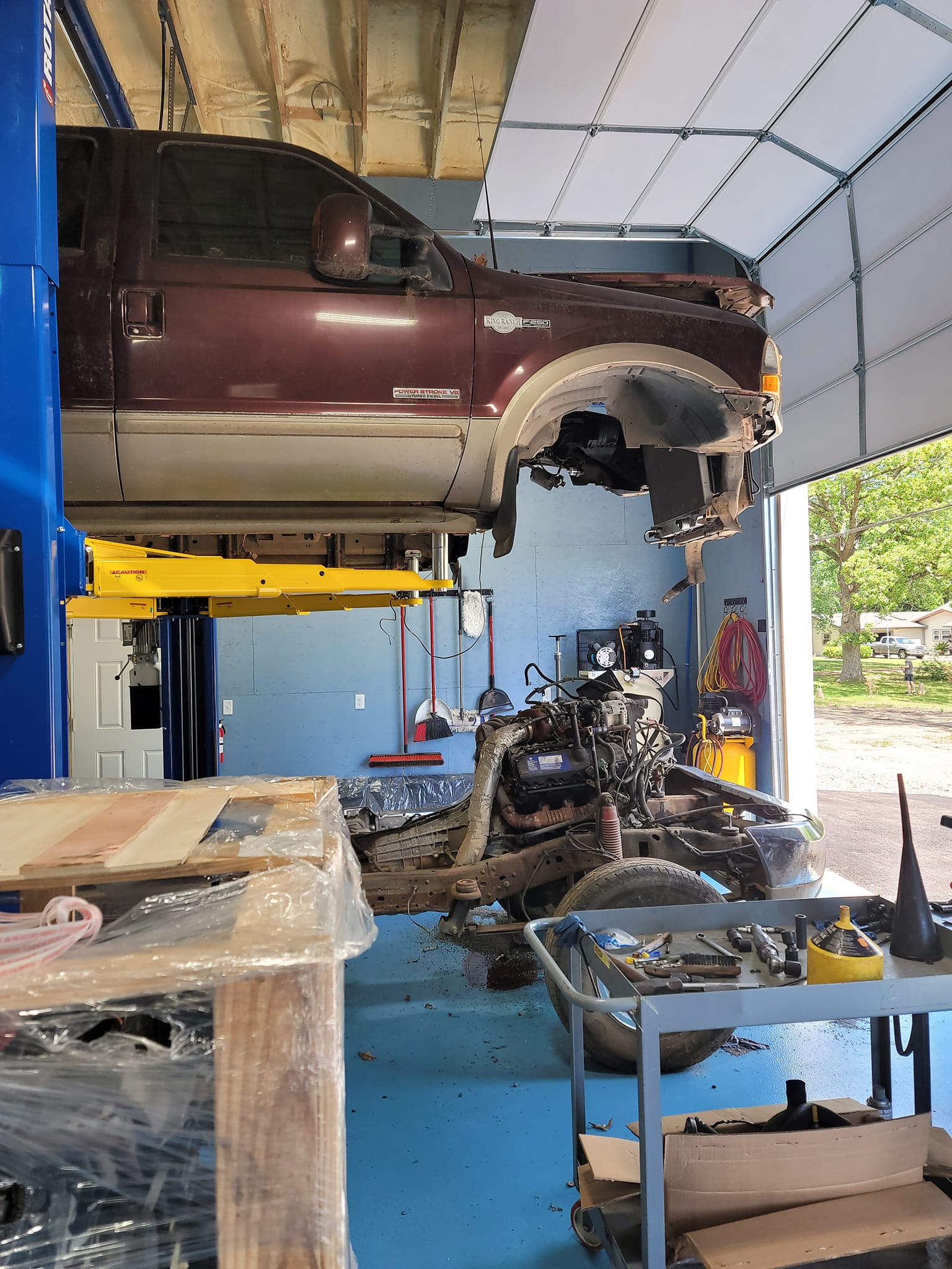 Mechanic shop ministry photo